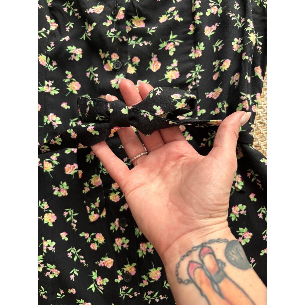 VIntage Y2K BP Nordstrom Black Ditsy Floral Button Front Ruffle Hem Romper - Picture 7 of 10